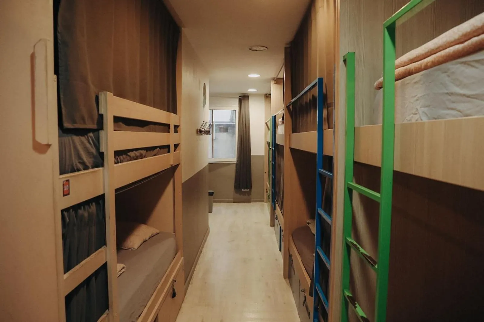 Albergue Onefam Ramblas Barcelona